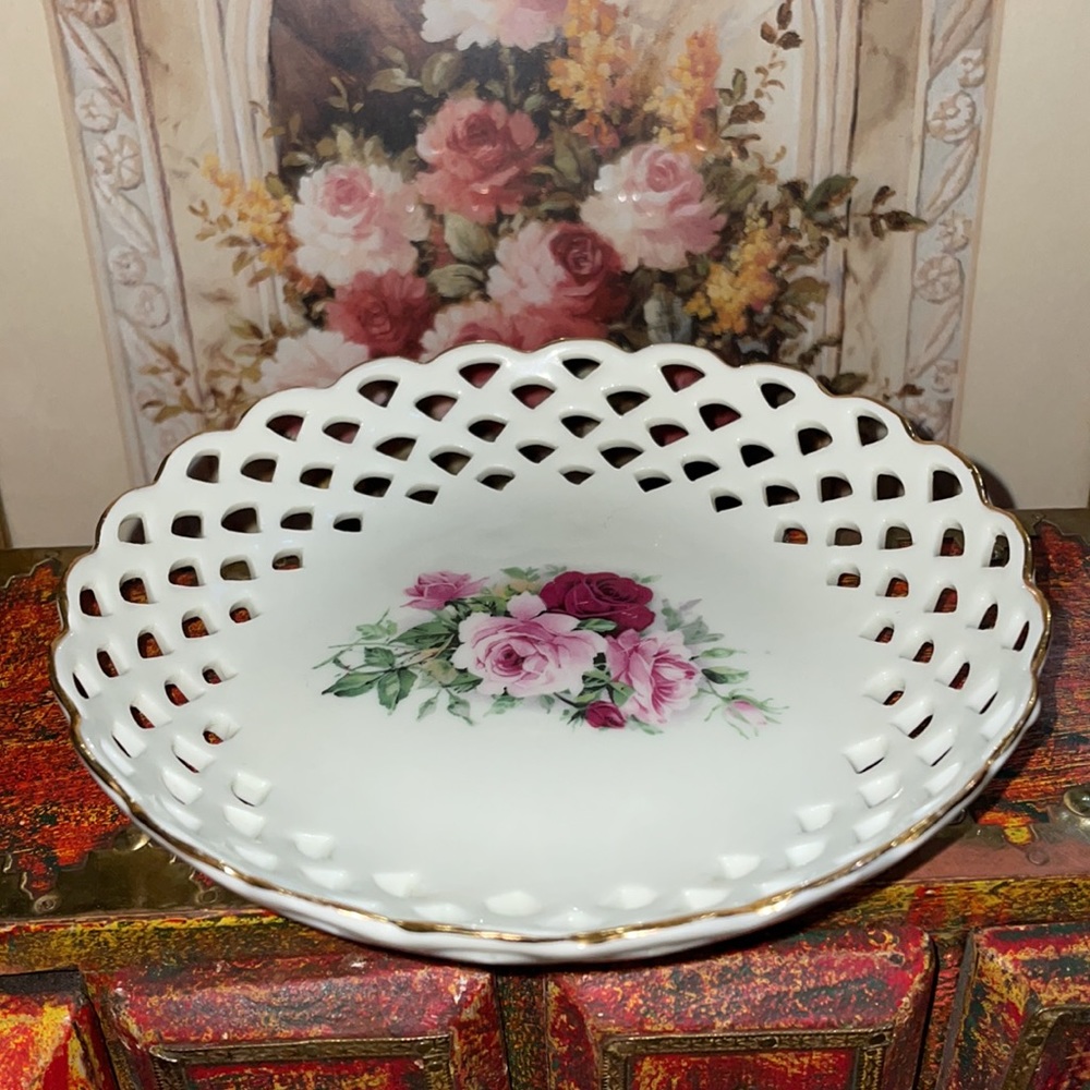 Formalities By Baum Bros decorative dish trimmed in gold